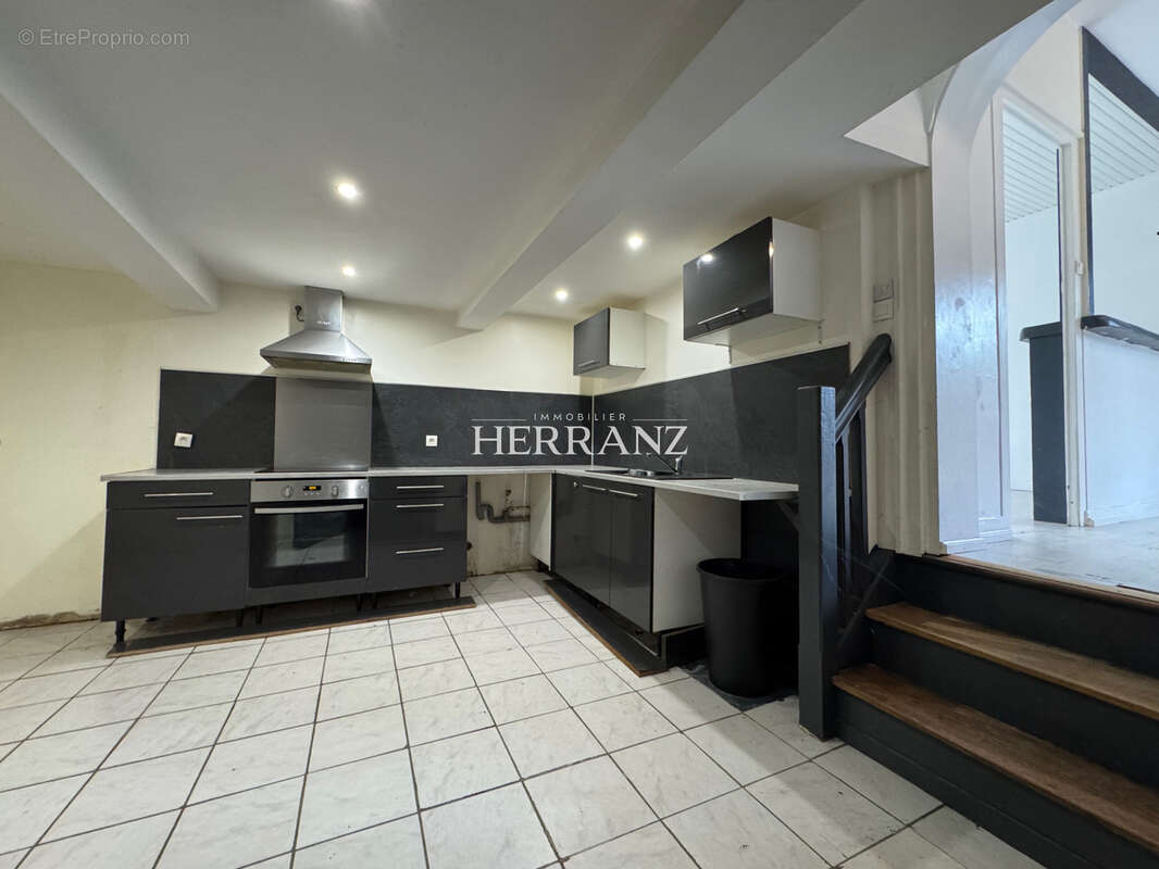 Maison de village axe bordeaux libourne  commodites et ecoles accessible a pieds - photo 4