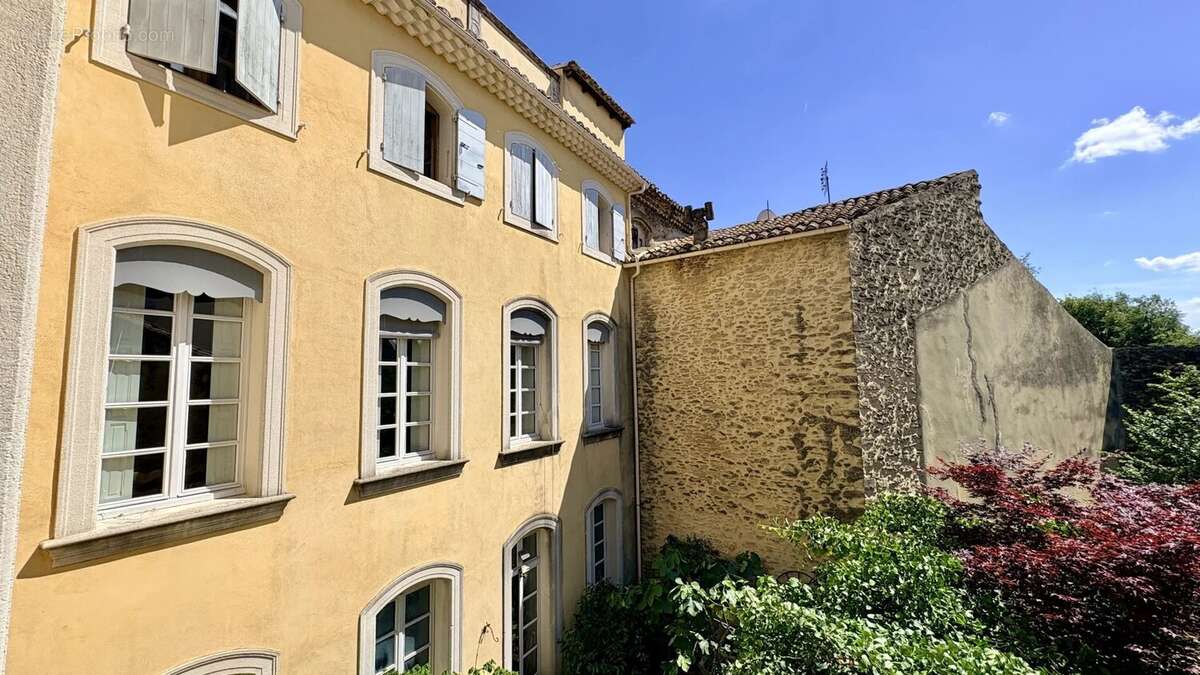 Maison à COURTHEZON