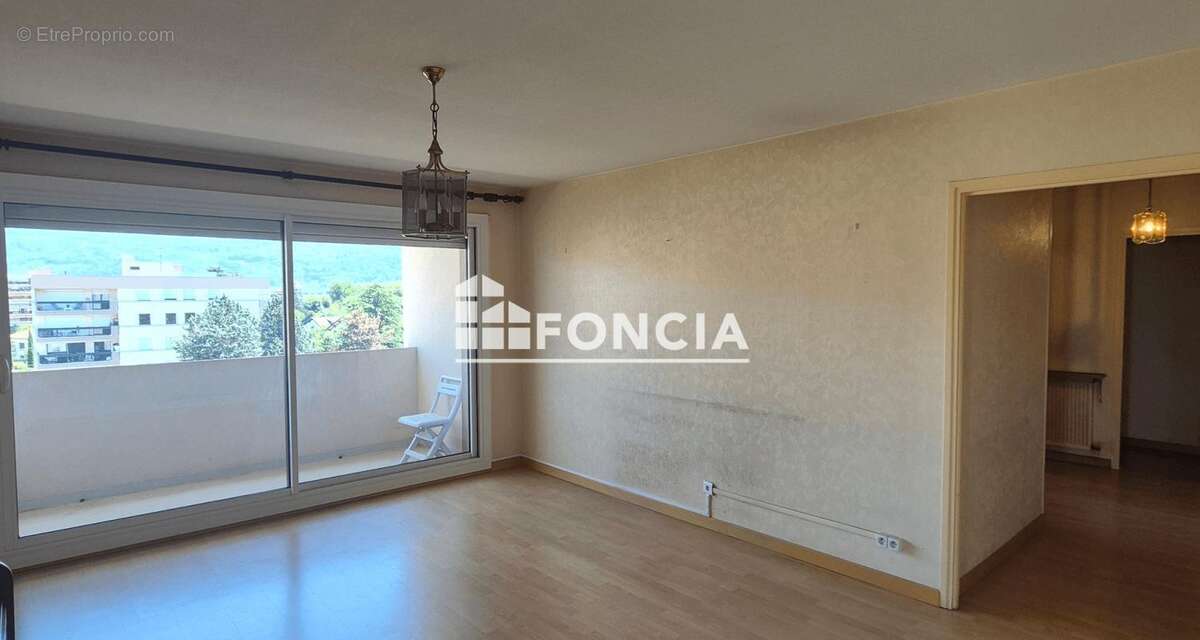 T3 69 m² dernier étage avec ascenseur, vue montagnes, balcon et garage – Échirolles - photo 6