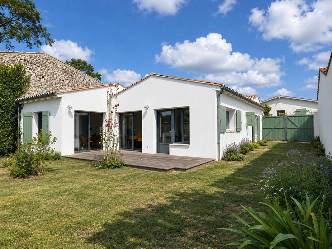 Maison 3 pièces 100 m² · à Sainte-Marie-de-Re · 100 m² · 735 000 €