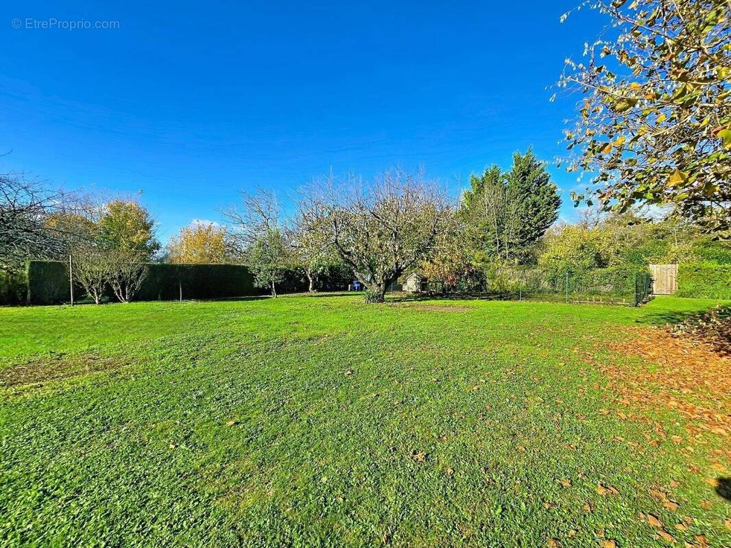 Photo 1 - Terrain à SAINTES