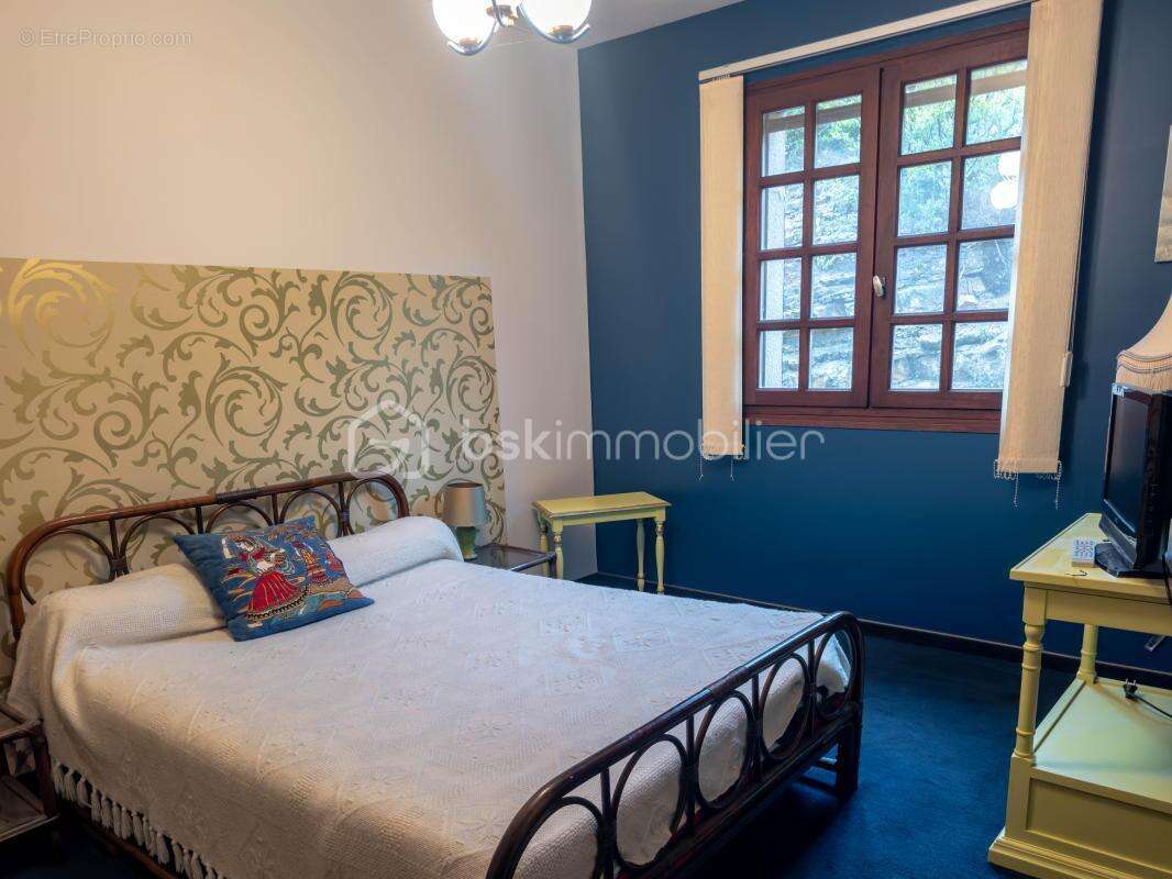 Sainte Radegonde, 5 chambres, piscine, grand terrain et garage - photo 10