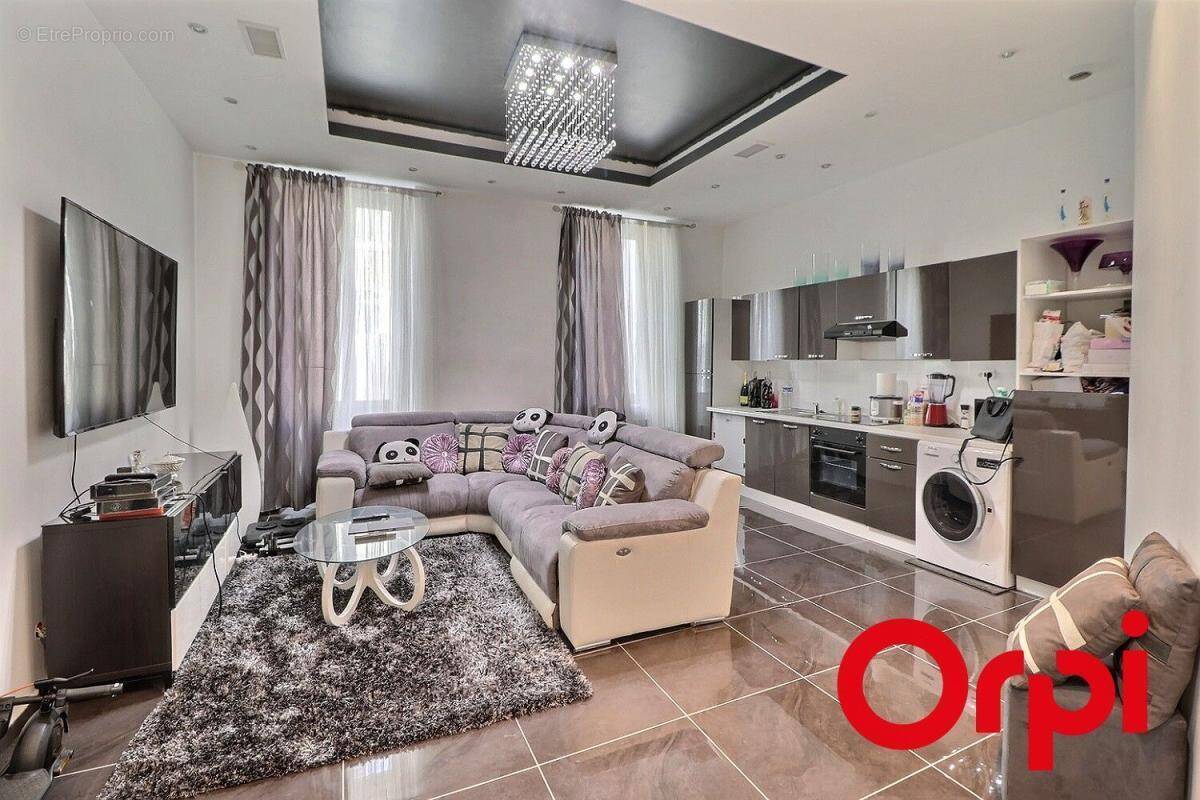 Commerce à MARSEILLE-1E