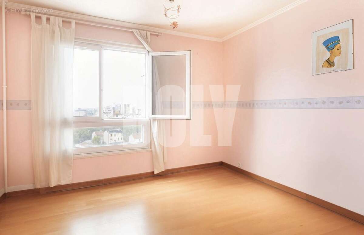 Appartement à LES LILAS