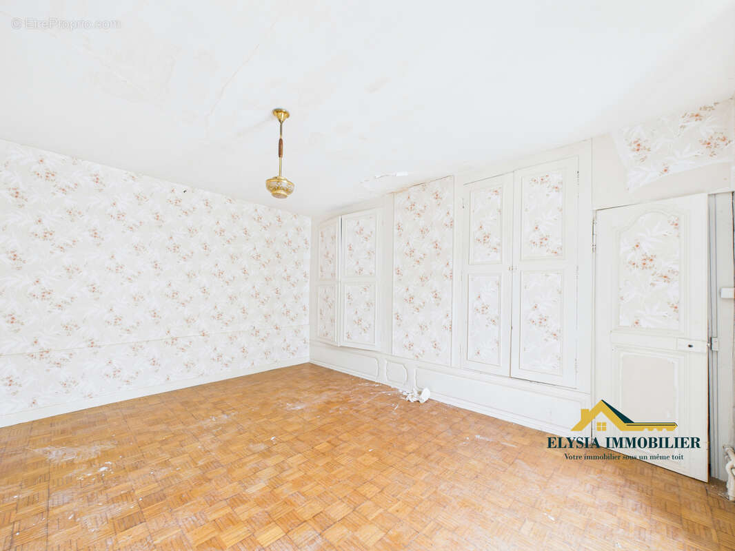 Maison à NEUVILLE-LES-VAUCOULEURS