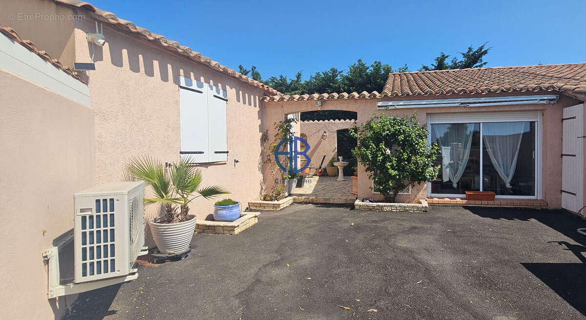 Maison à MONTADY