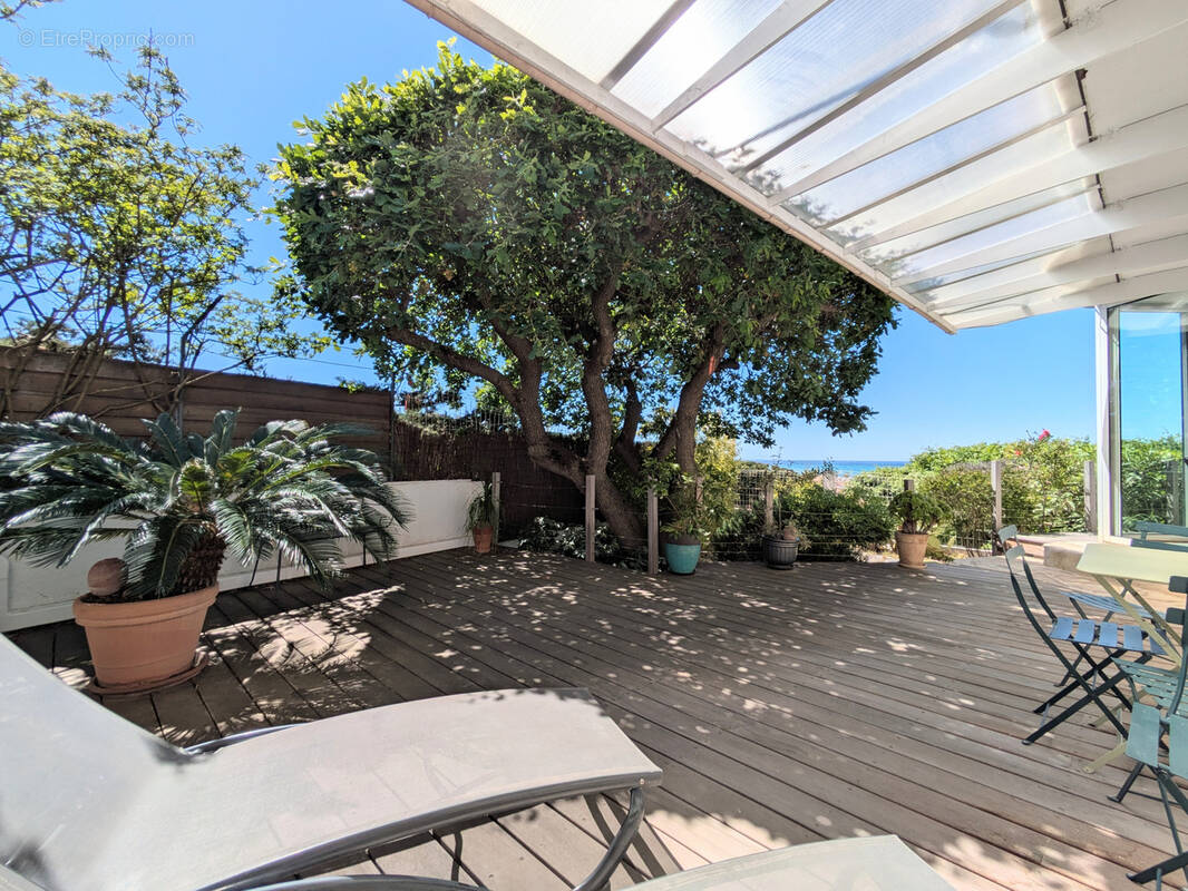 Appartement à SIX-FOURS-LES-PLAGES