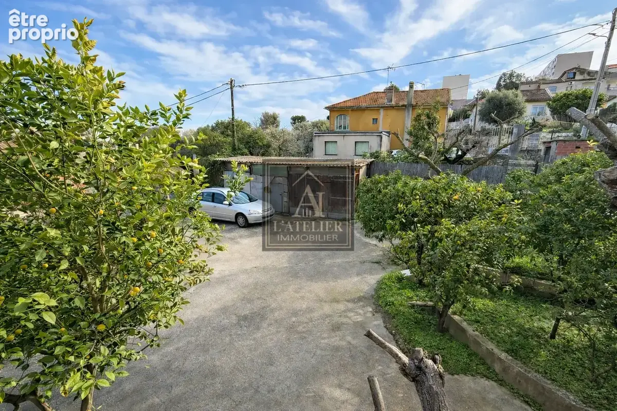 Maison de 120 m2 à rénover avec annexe de 40 m2 et garage de 25 m2 sur une parcelle de 810 m2 - photo 4