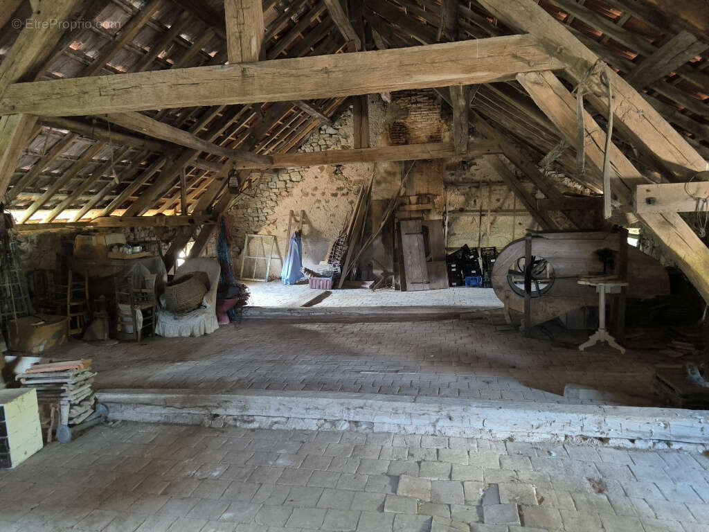 Maison à MONTREUILLON