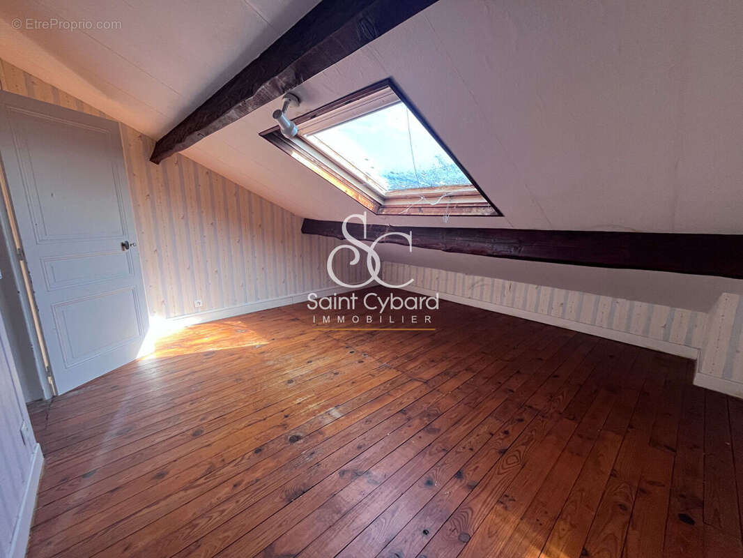 Maison à SAINT-YRIEIX-SUR-CHARENTE