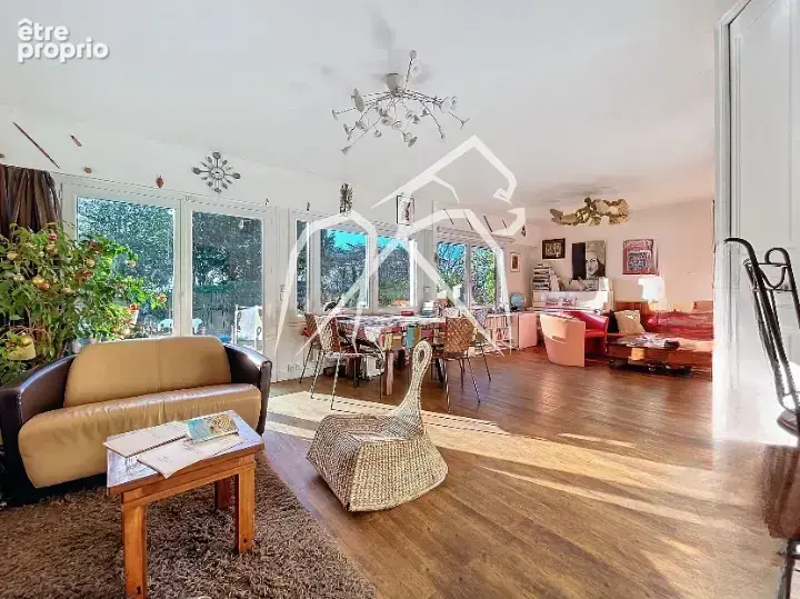 Maison familiale 7 pièces avec jardin, 5 chambres, piscine et double accès – Rouen – 161 m² - photo 2