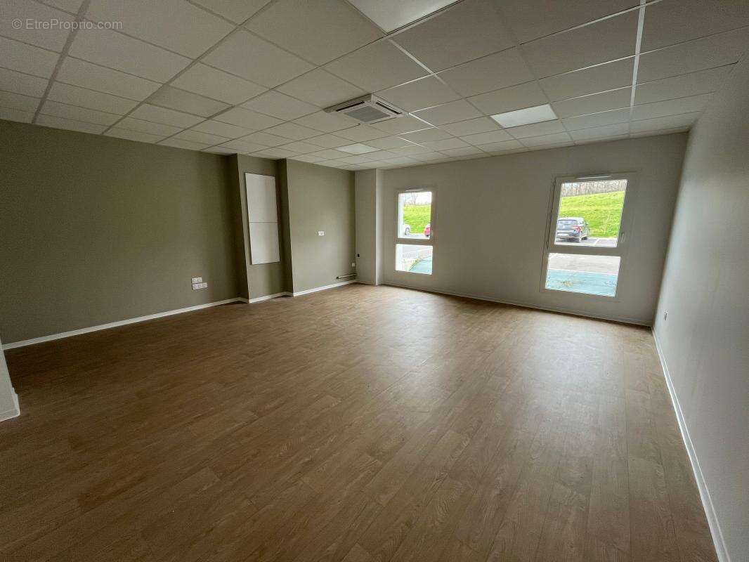 Commerce à SALIES-DE-BEARN