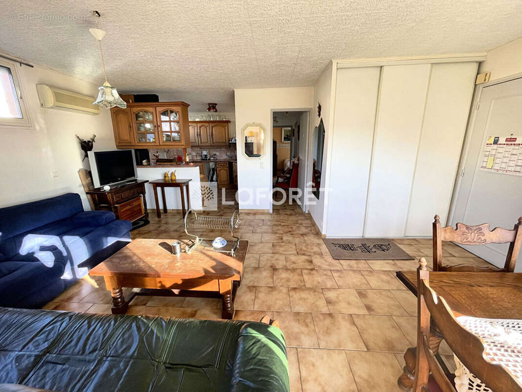 Appartement à SAINT-LAURENT-DU-VAR