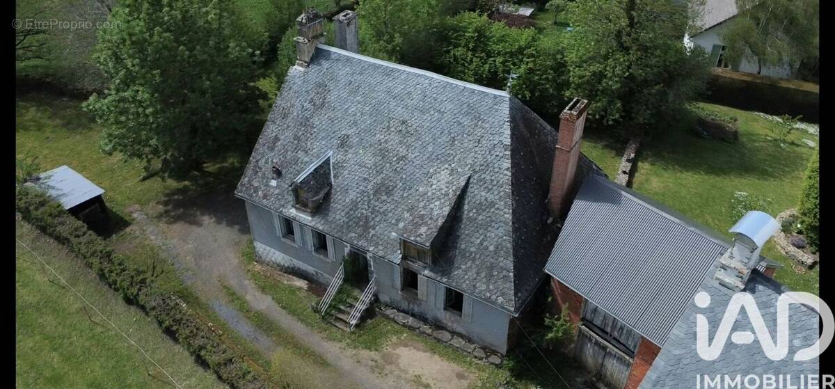 Photo 1 - Maison à ALLY