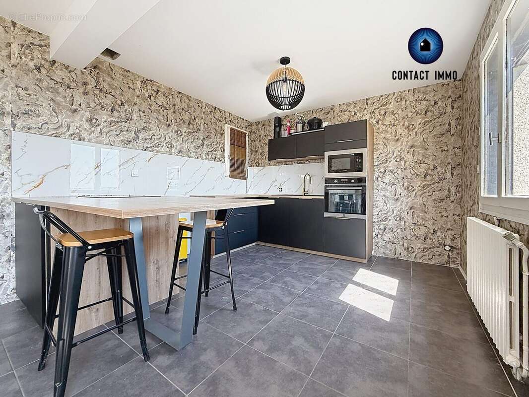 Maison 110 m² à Donzenac  - photo 2