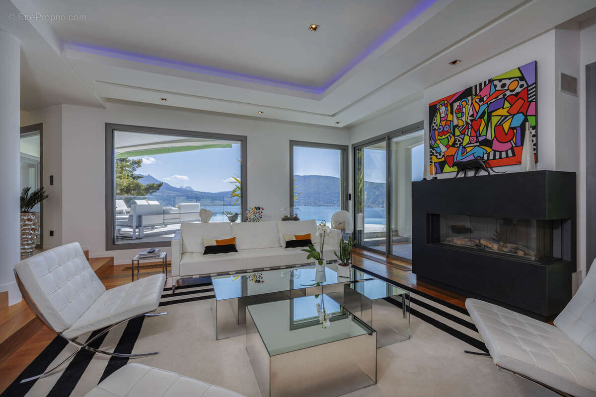 Villa d'exception dominant le lac - photo 35