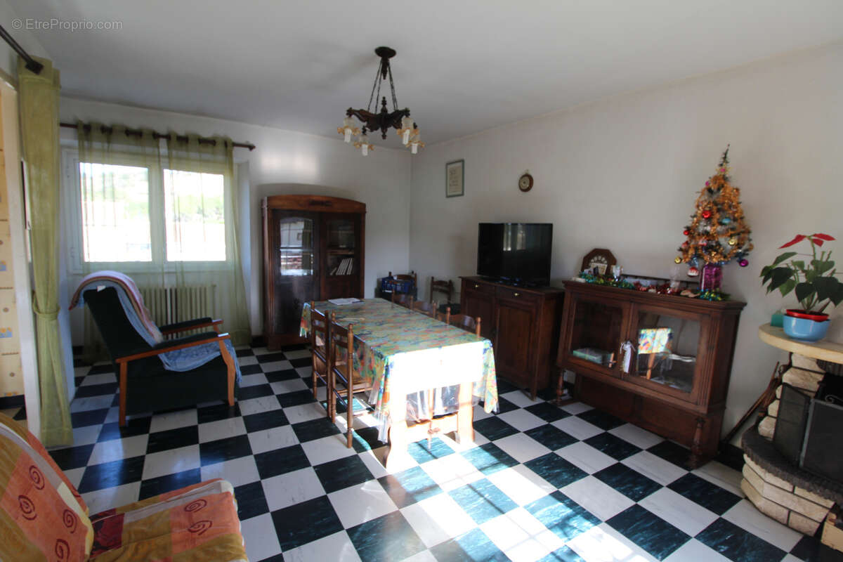 Maison à PIEUSSE