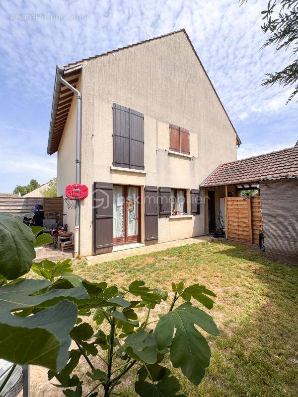 Maison à ROISSY-EN-BRIE