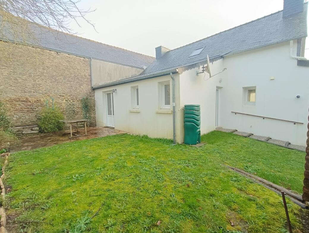 Maison à CHATEAUNEUF-DU-FAOU