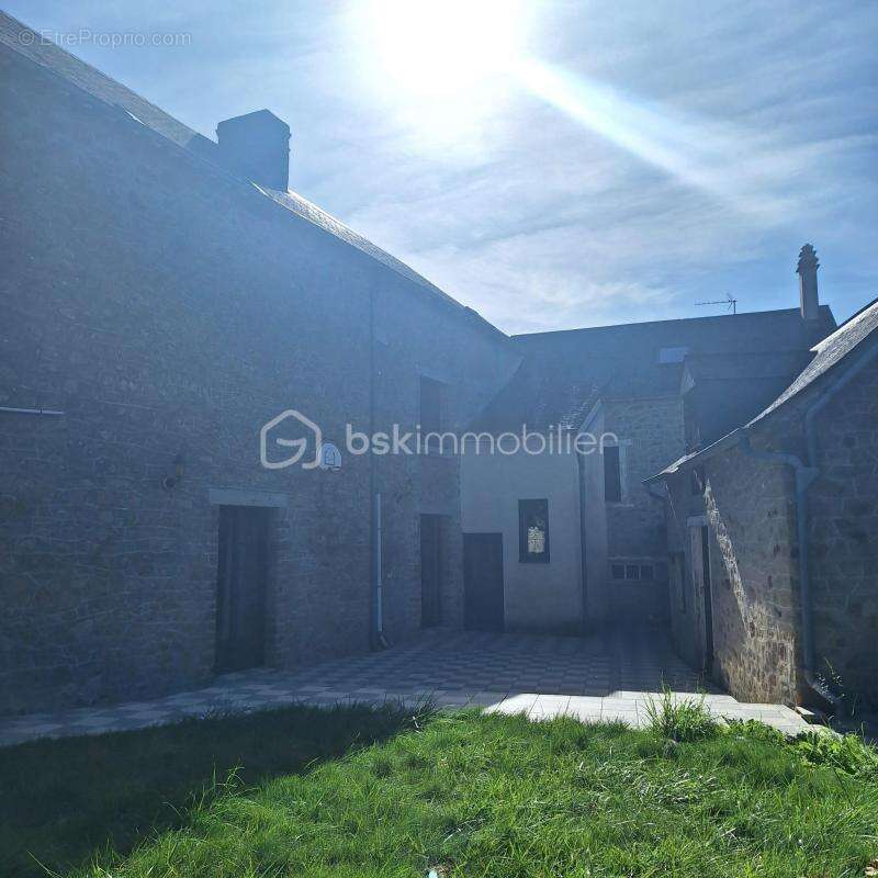 Maison à MARTIGNE-SUR-MAYENNE