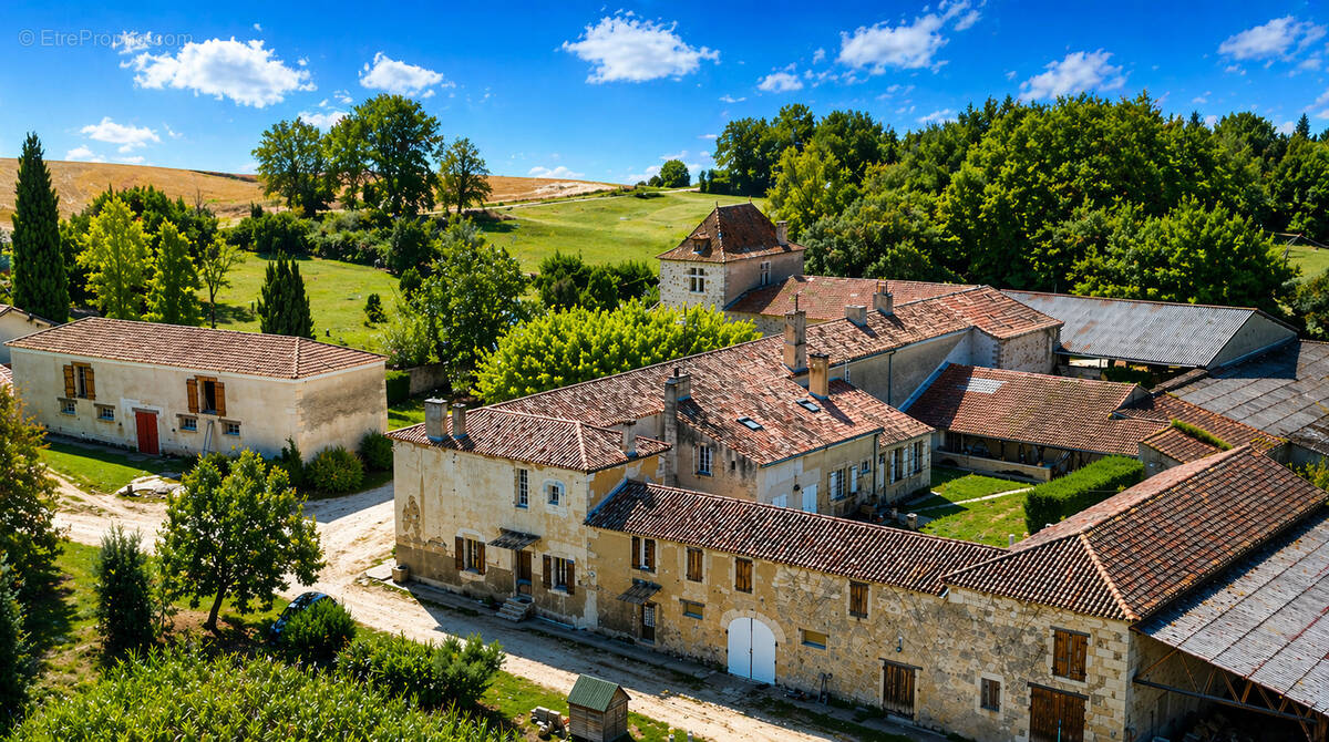 Maison à MEZIN