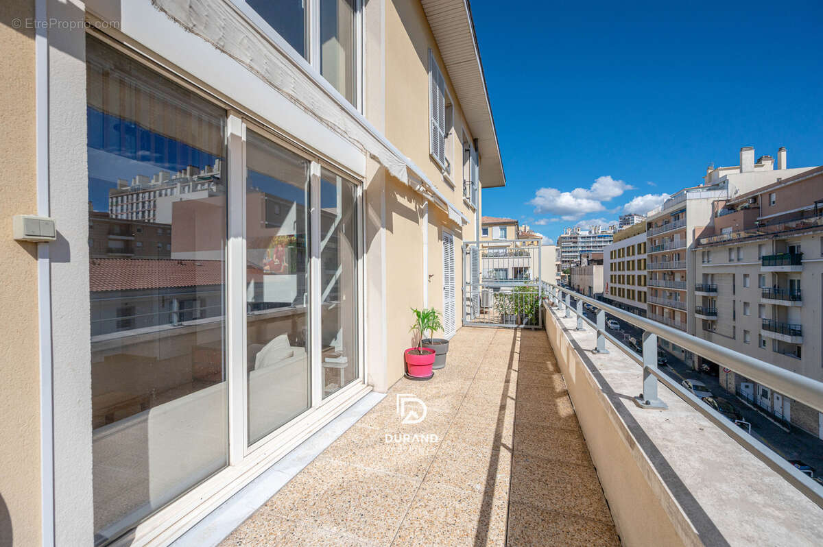 Appartement à MARSEILLE-2E