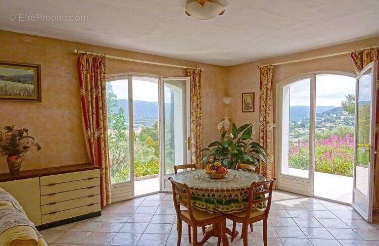 Maison à LE CASTELLET