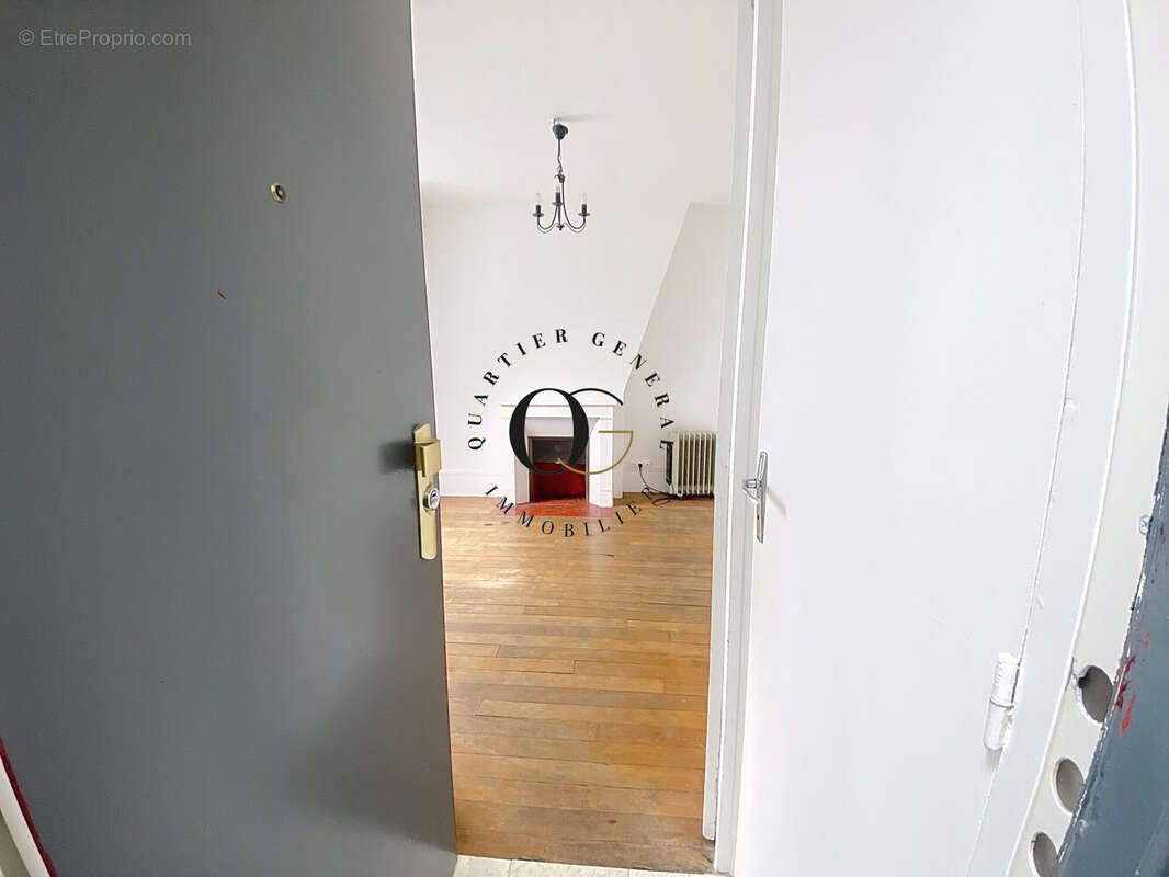 Appartement à PARIS-14E