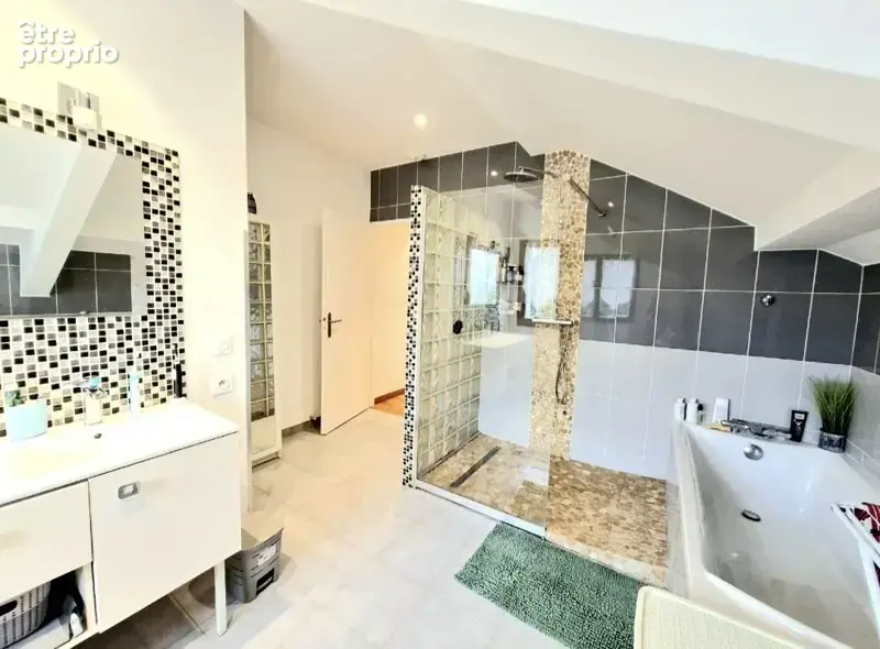 Maison de 7 pièces principales - photo 6