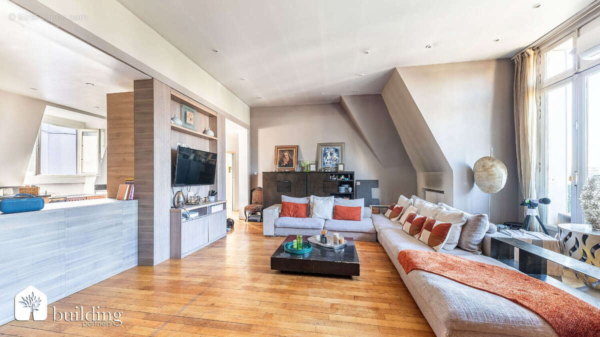 Appartement à NEUILLY-SUR-SEINE