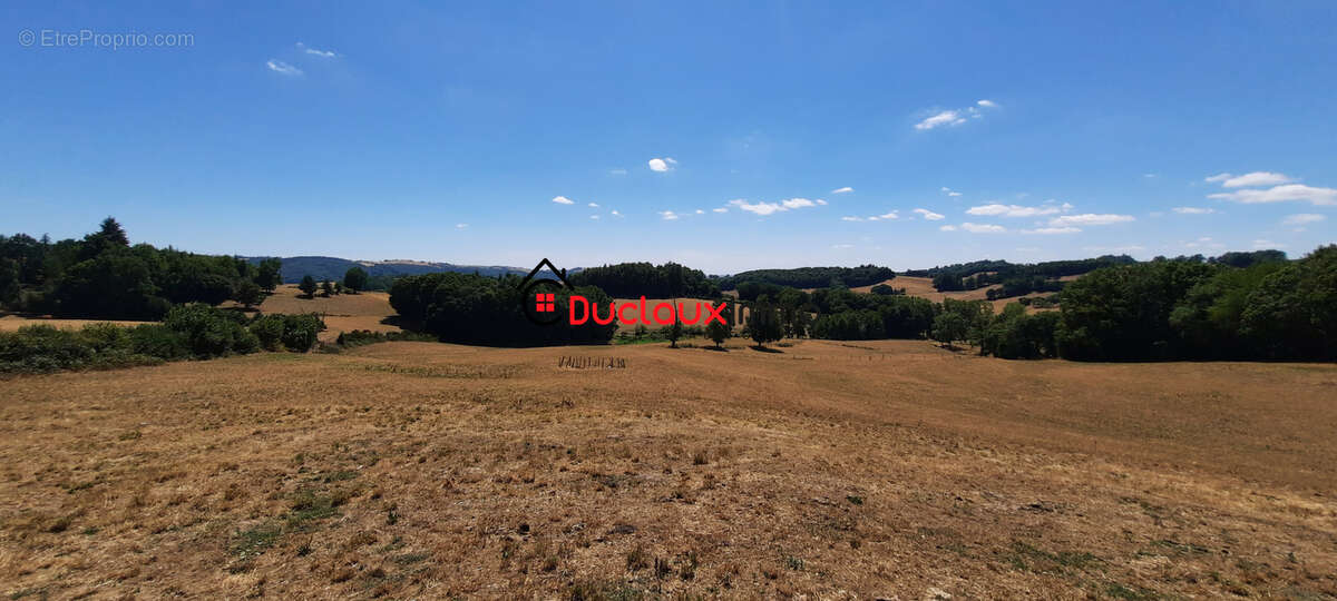 Ensemble Maison - Grange et dépendances - Terrain de 3 171 m2 - photo 15