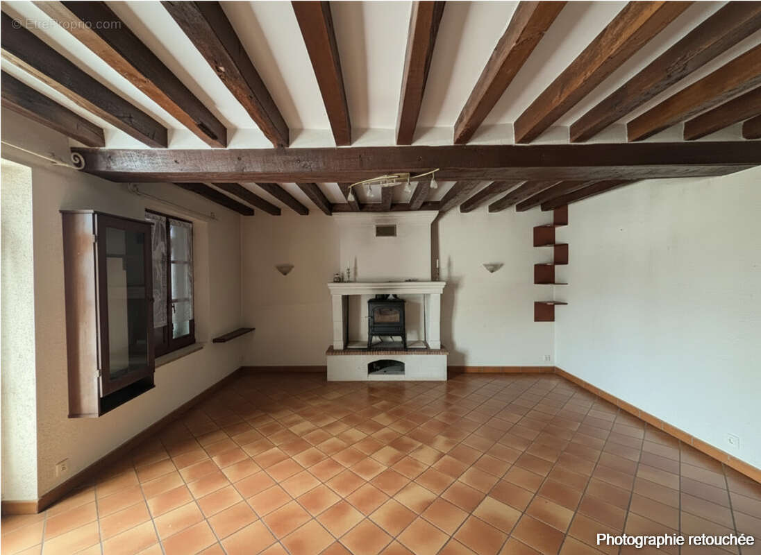 Maison avec dépendances et piscine à Mazé Milon - photo 3