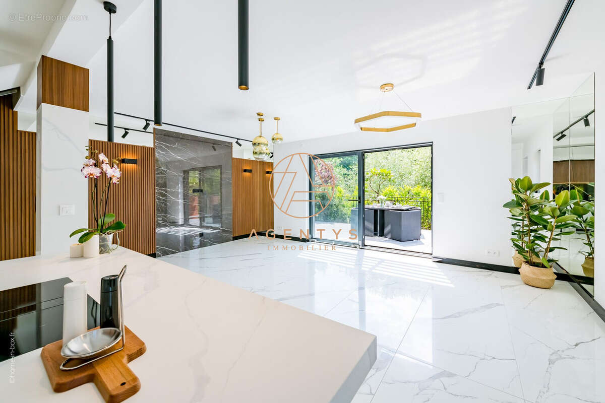 Maison à CHAMPIGNY-SUR-MARNE