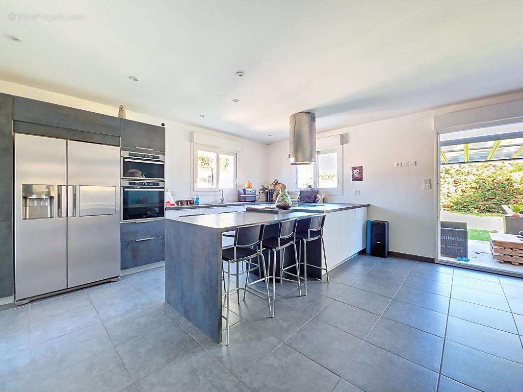 Maison à SAINT-PIERRE-DE-CHANDIEU