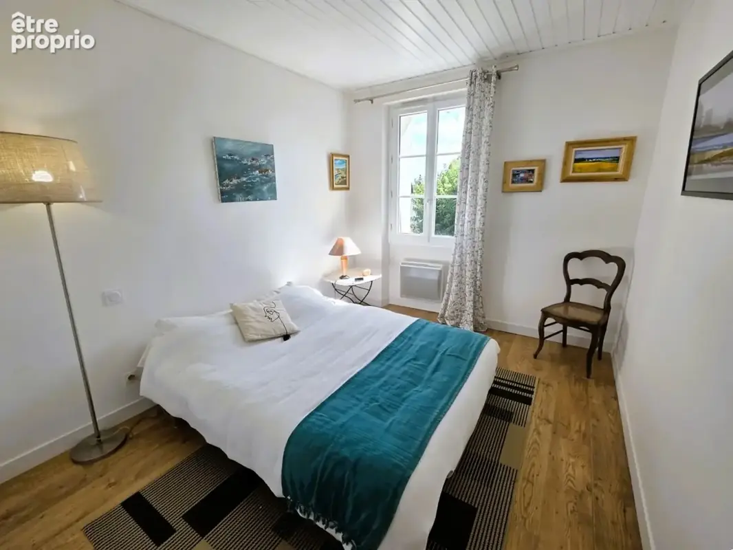 ILE D'OLERON (17), A Vendre Très belle Longère rénovée 194m², édifiée au calme en cœur de village sur terrain 1.047m² - photo 17