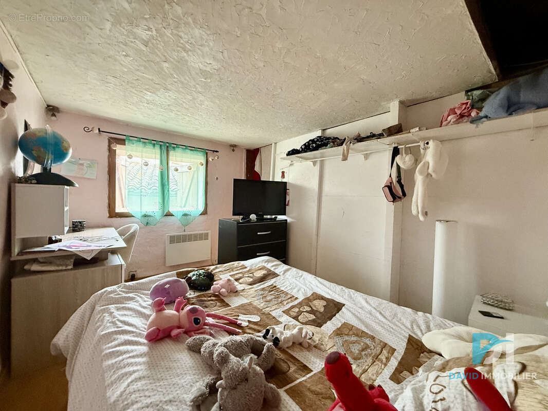 Maison à SAINT-THIBERY