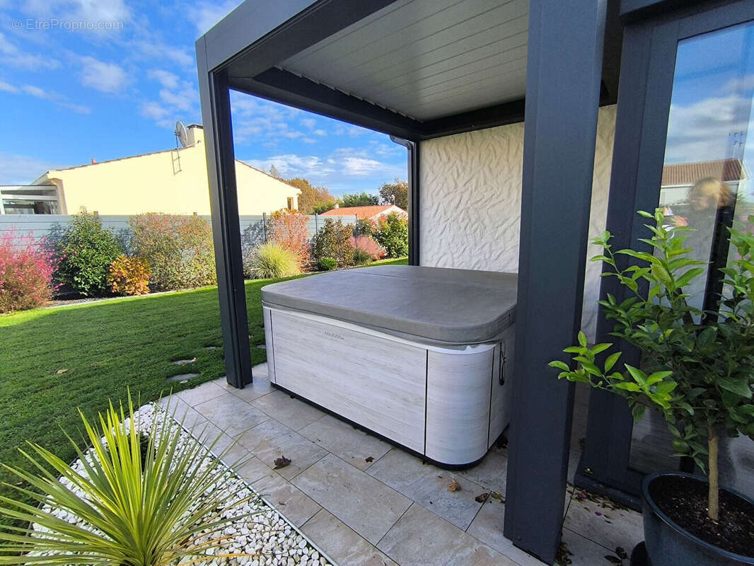 Maison à COMMEQUIERS