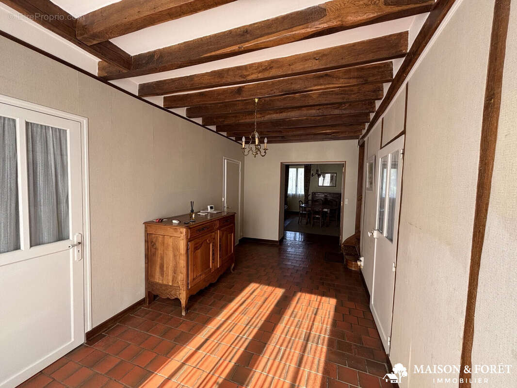 Maison 136 m² à Ouzouer-Sur-Trezee  - photo 2