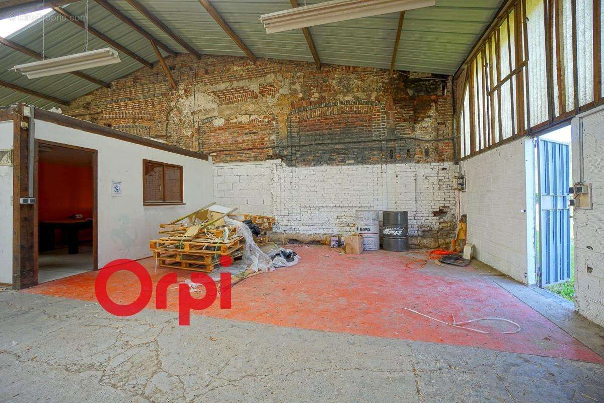 Commerce à MENNEVAL