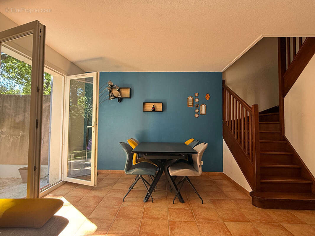 Maison à LA ROQUE-D'ANTHERON