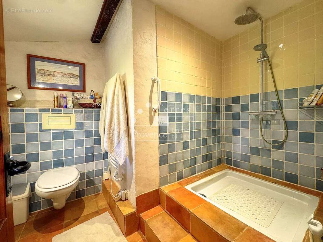 Maison à FOX-AMPHOUX