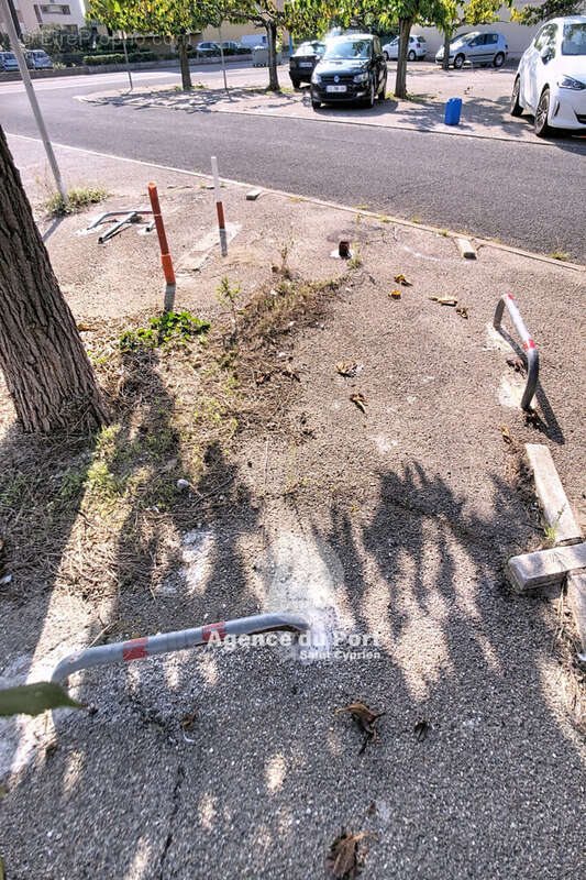 Parking à SAINT-CYPRIEN