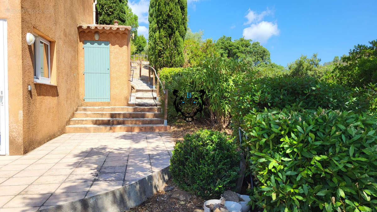 Maison à LES ISSAMBRES
