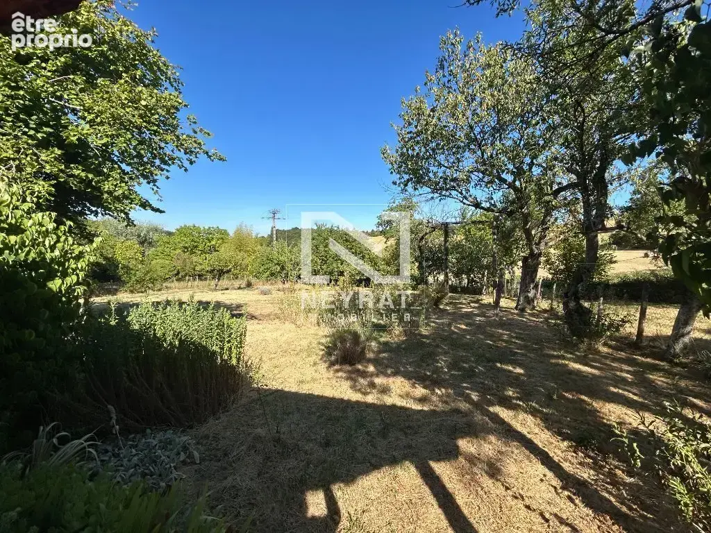 Grande maison en pierres avec jardin et dépendances - photo 5