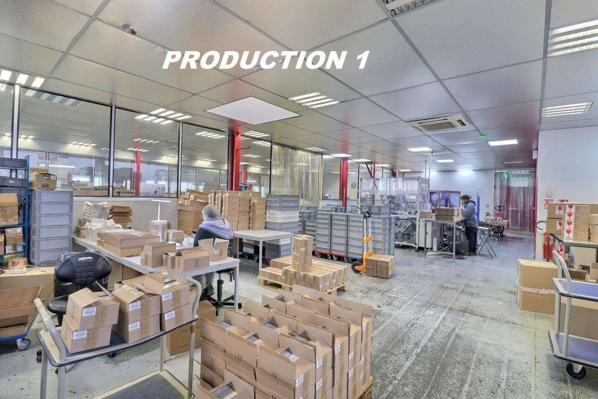 Locaux d activites independant + stockage et bureaux surface total 1100m2 sur parcelle total 2800m2 acces poids lourds - photo 3