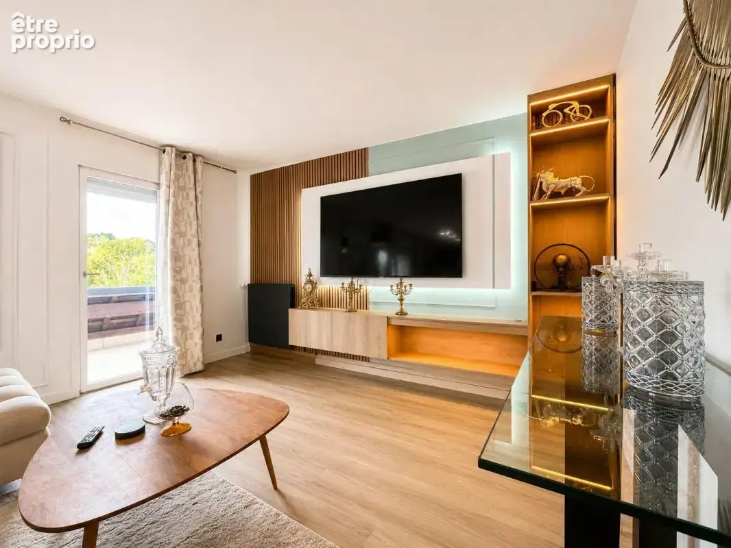 Maison familiale de 210 m² avec T2 indépendant, garage double et beaux volumes - photo 2