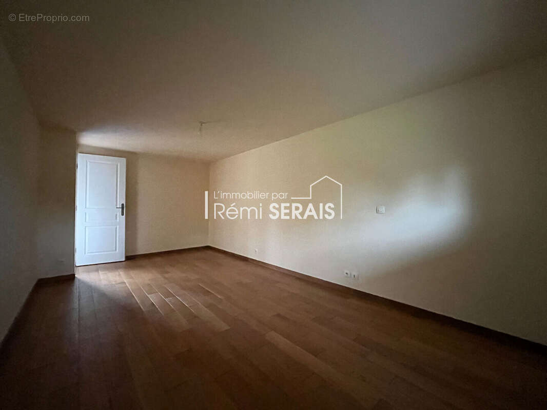 Maison à SAINT-CYR-DU-BAILLEUL