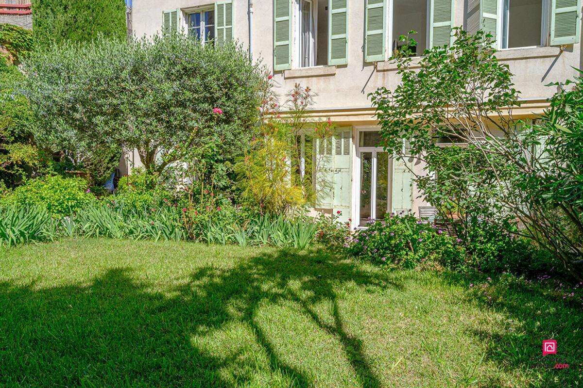 Appartement à MARSEILLE-6E