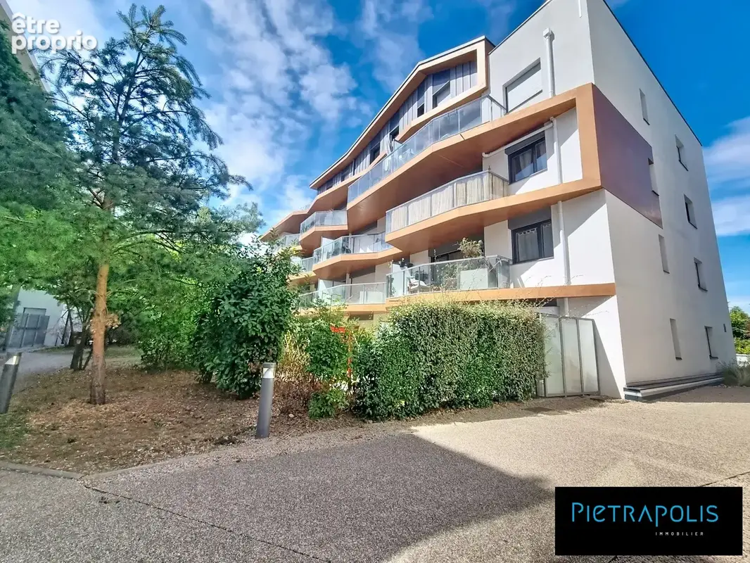 Appartement 103 m² à Decines-Charpieu  - photo 2