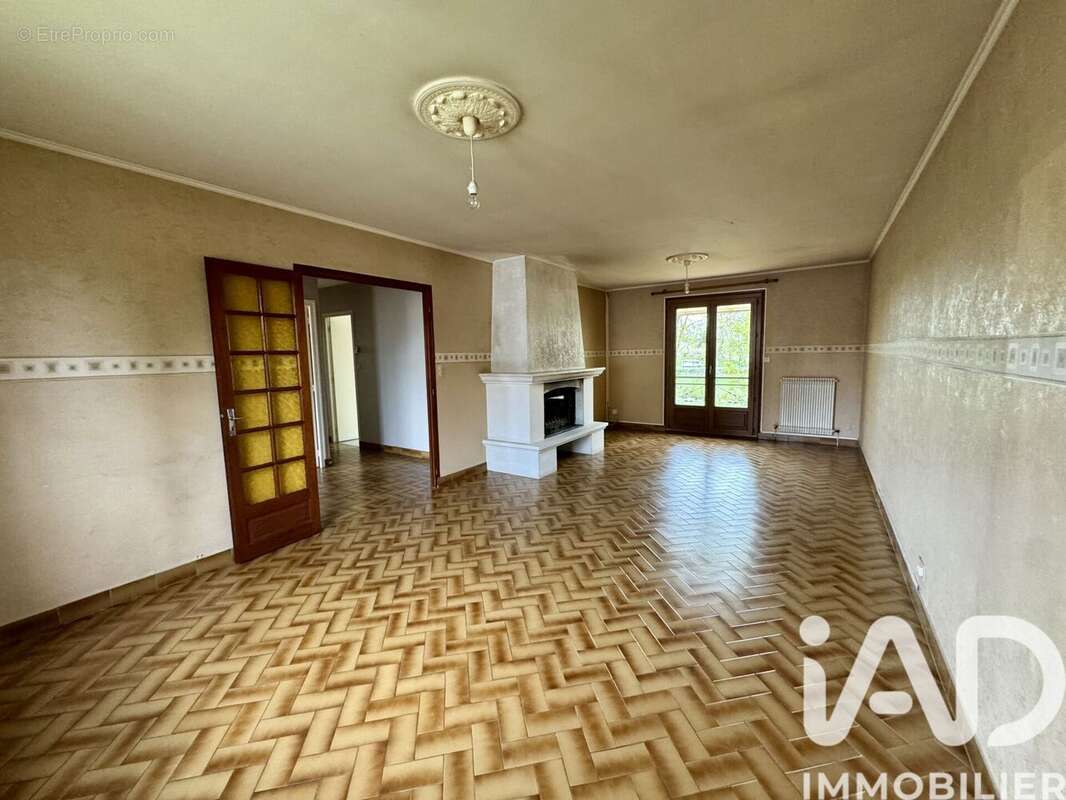 Photo 5 - Maison à ROULLET-SAINT-ESTEPHE